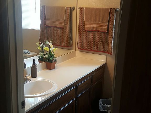 4th image of 1061 Madden Ave #B