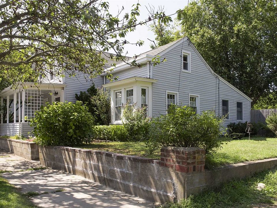 1st image of 218 South St