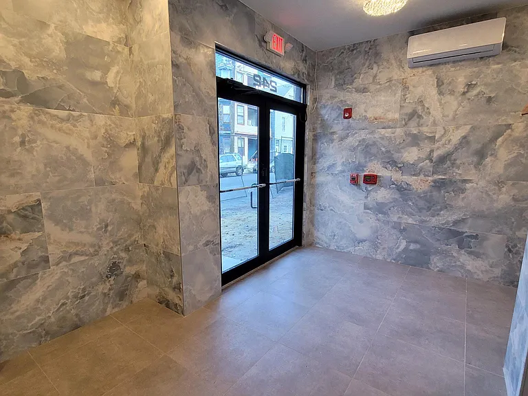 242 Spring St #1 — Photo 24