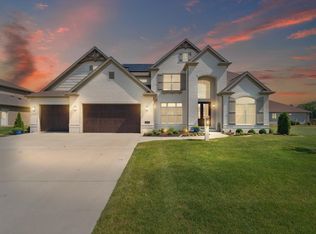 604 Cayman Way, Savoy, IL