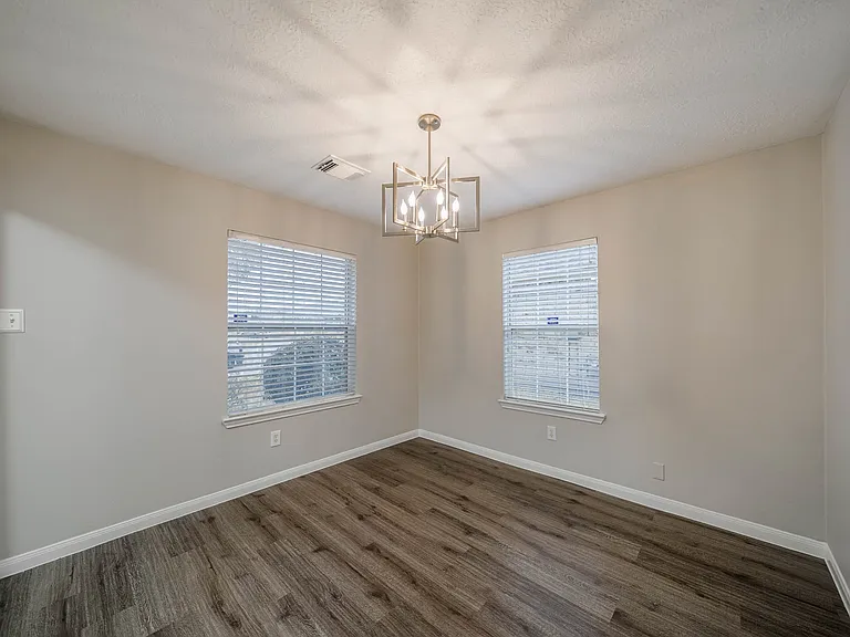 121 Rodeo Dr #121 — Photo 2