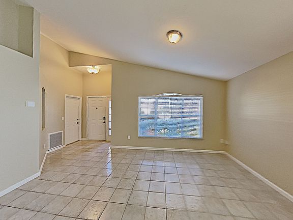 4th image of 15637 Autumn Glen Ave