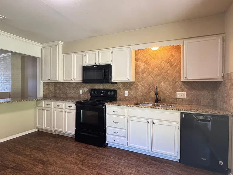 8414 Cambridge Rd #C06 — Photo 6