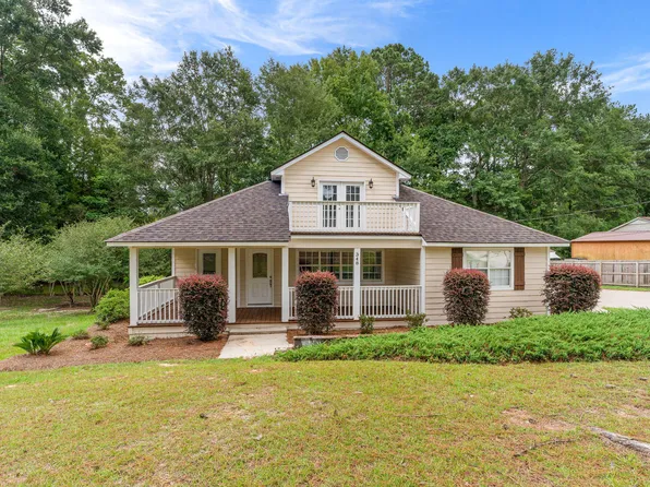348 Elks Lake Rd, Hattiesburg, MS 39401