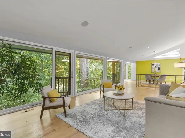 5517 Mohican Rd, Bethesda, MD 20816