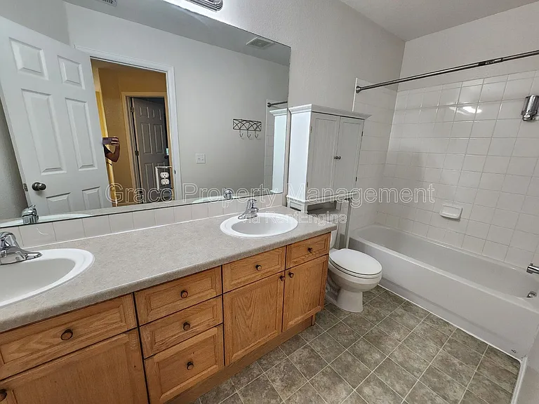 4731 Lucca Dr — Photo 16