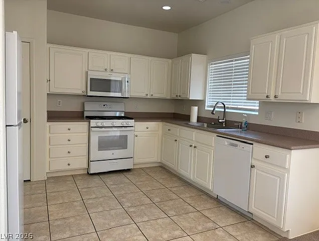 2866 Shimmering Bay St — Photo 10