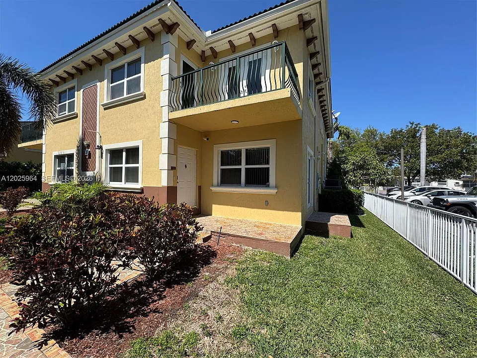 720 NE 4th Ct #720