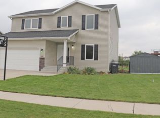 1408 Plains Bnd SE, Mandan, ND 58554