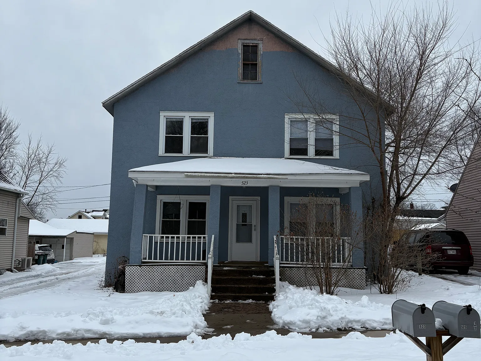 3 bed, $1,050 — Photo 1