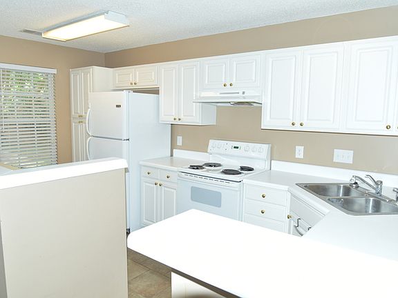 5th image of 9630 Jack Russell Ct