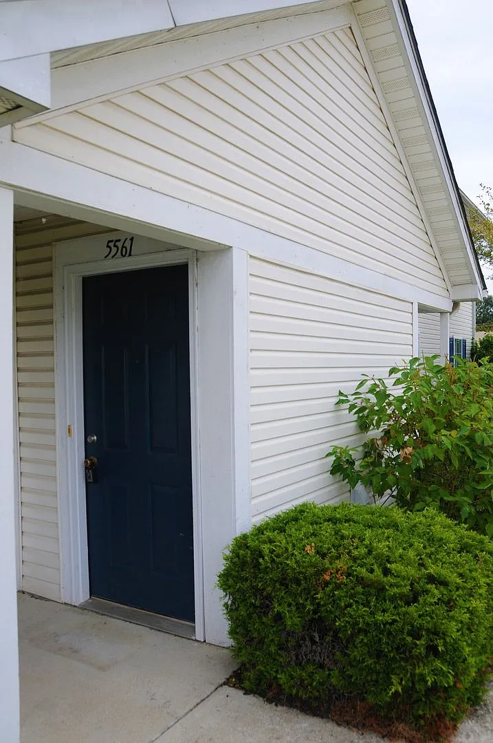 5561 Cedar Springs — Photo 2