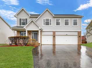 296 W Biros Ln, Round Lake, IL