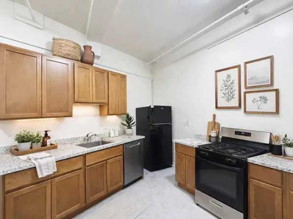 2877 Chapman St, Oakland, CA 94601