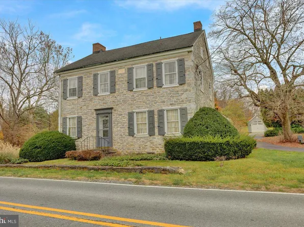 5621 Oley Turnpike Rd, Oley, PA 19547