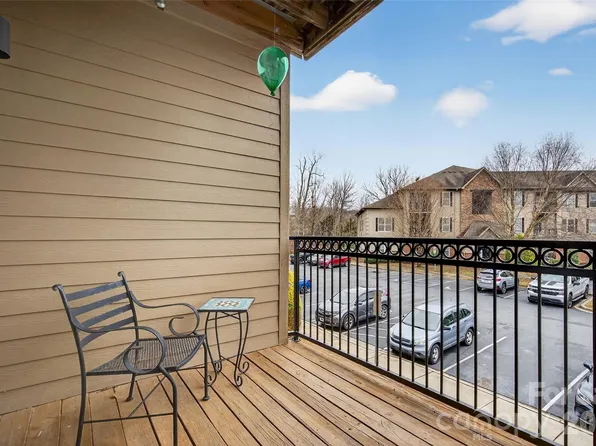 202 Brickton Village Cir Unit 201, Fletcher, NC 28732