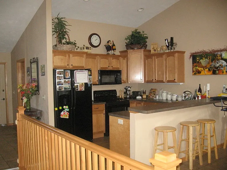 605 Kramer Ln — Photo 6