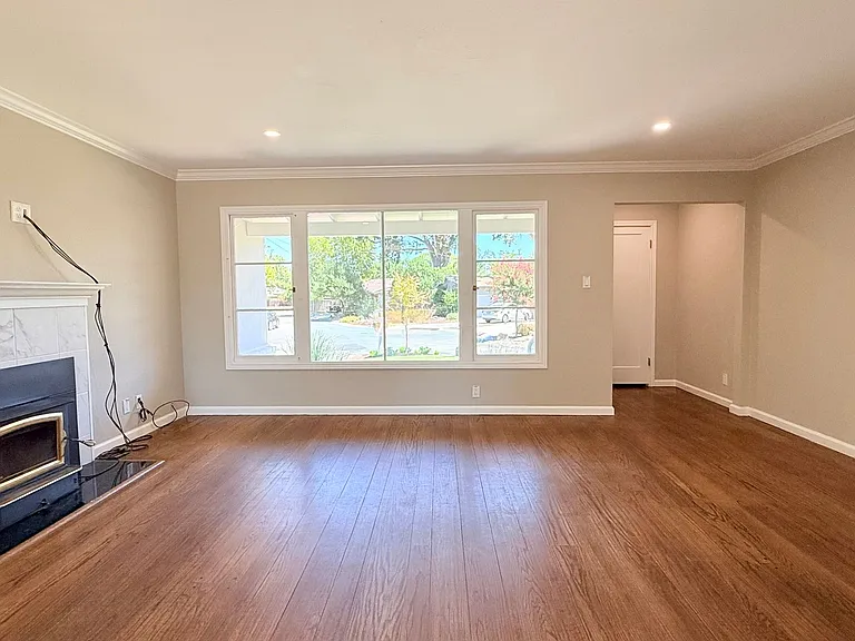 205 Barbara Ct — Photo 9