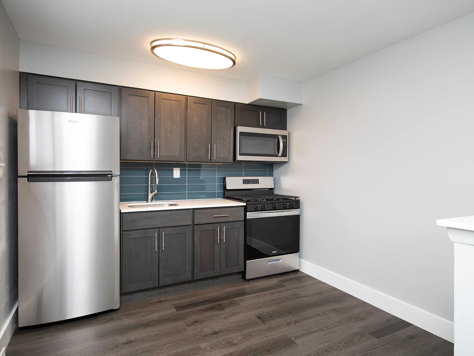 Holme Circle Apartments — Photo 1