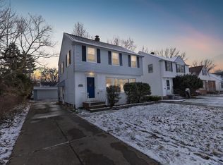 3890 Wallingford Rd, South Euclid, OH 44121