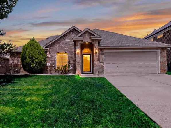 839 Evergreen Ln, Burleson, TX 76028