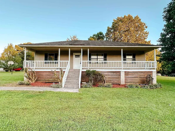 372 Edgehill Ln, Arab, AL 35016