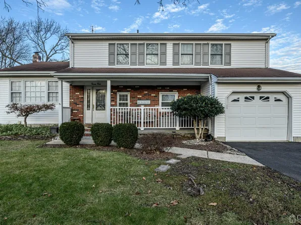 23 Donald Ave, Kendall Park, NJ 08824