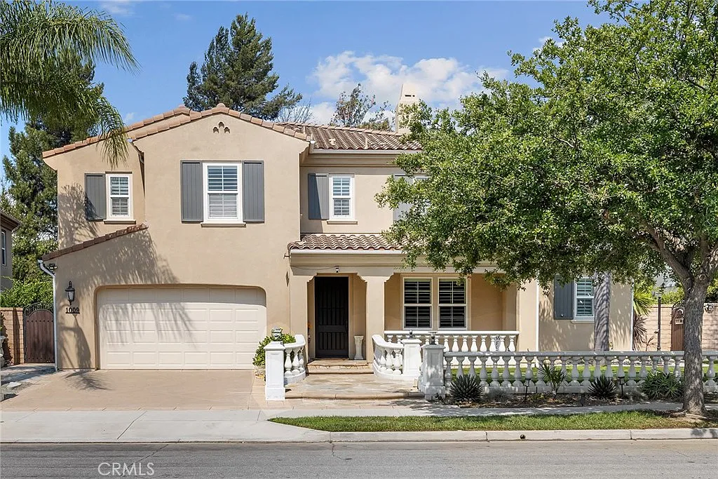 5 bed, 5.5 bath, 5011 sqft, $10,000 — Photo 1