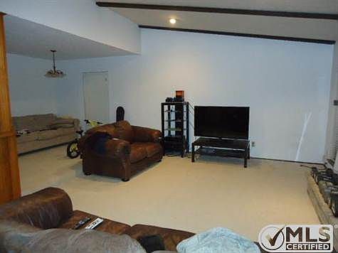2nd image of 1121 Lombardy Dr