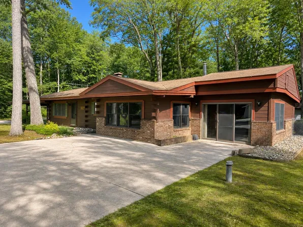 134 Jones Ave, Roscommon, MI 48653