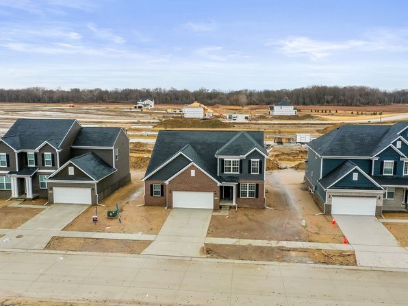 51230 Green Meadows Dr, Macomb, MI 48042