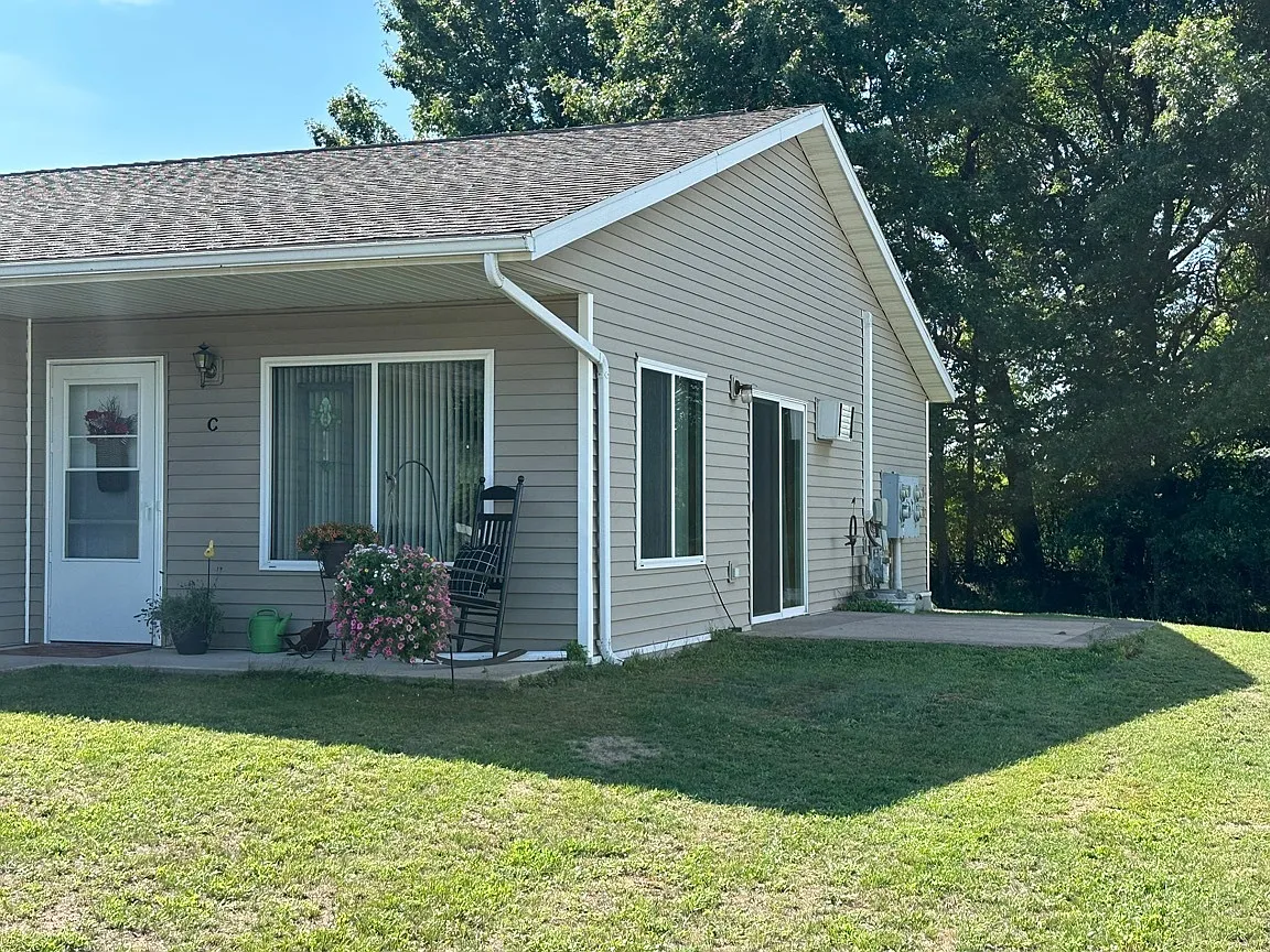 315 Crestview Lane - C — Photo 2