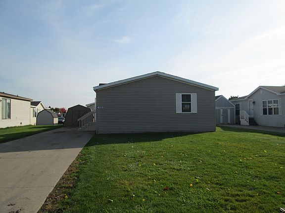 4th image of 43600 Park Dr W
