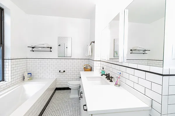 Rented by Compass | media 30