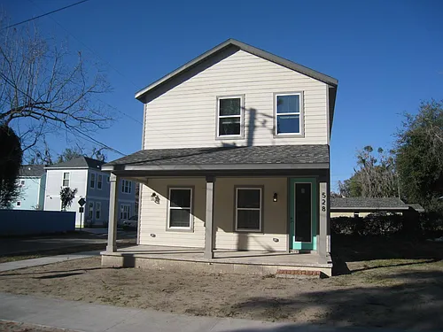 528 SW 6th Pl Photo 1