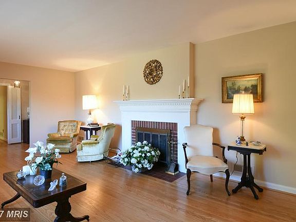 3rd image of 6501 Pinecrest Ct