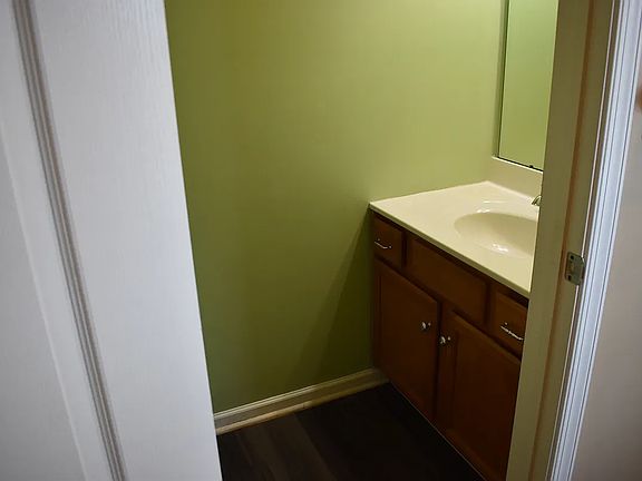 4th image of 101 Stonecrest Ln