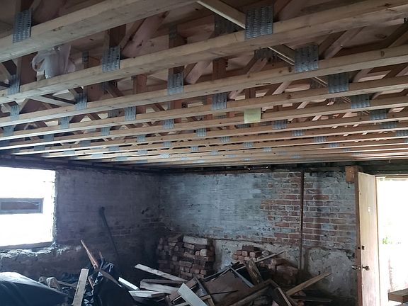 3rd image of 634 N Lockwood Ave