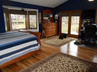 9405 Hamburg Rd, Brighton, MI 48116