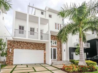 8250 NW 33rd Ter, Doral, FL 33122