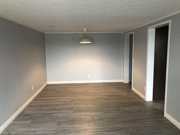 2nd image of 910 Northernview St #35