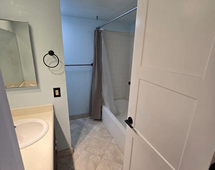 10521 W Loma Ln — Photo 11