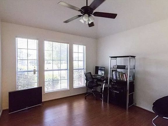 5th image of 2502 Chesapeake Ct