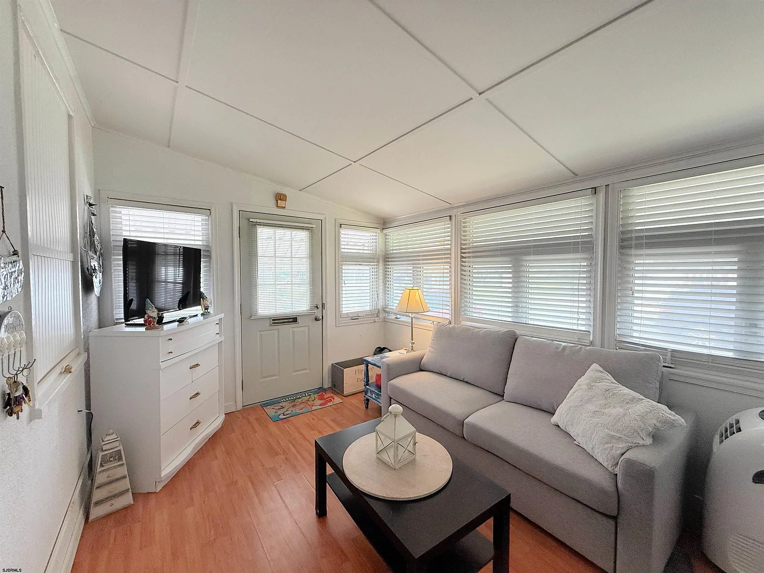 3 bed, 2.0 bath, $8,000 — Photo 4