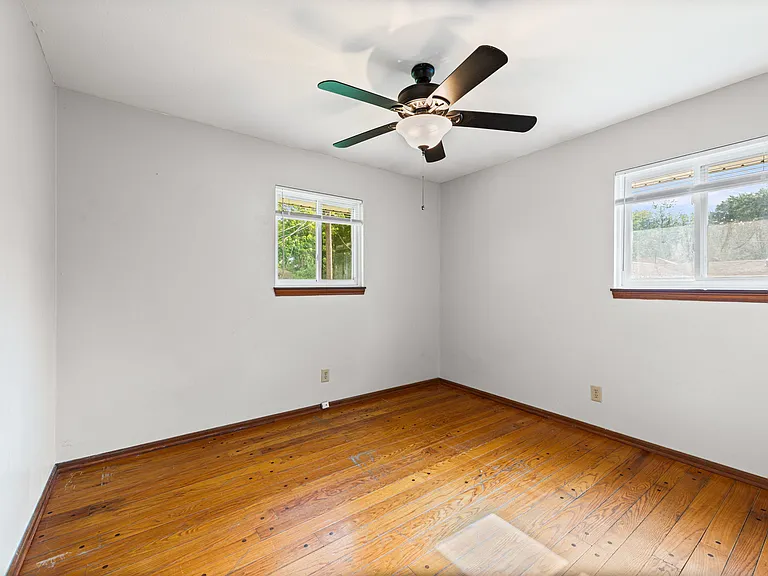 400 Dewey St #A — Photo 10