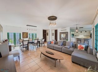 4 Calle Las Palmas, Dorado, PR 00646