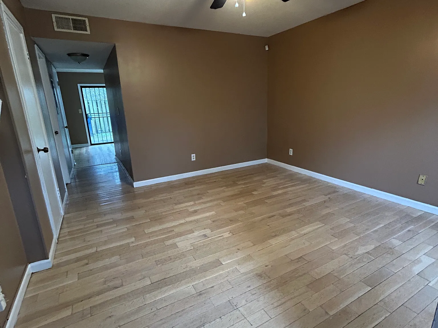 2 bed, 1.5 bath, 1190 sqft, $1,500 — Photo 3