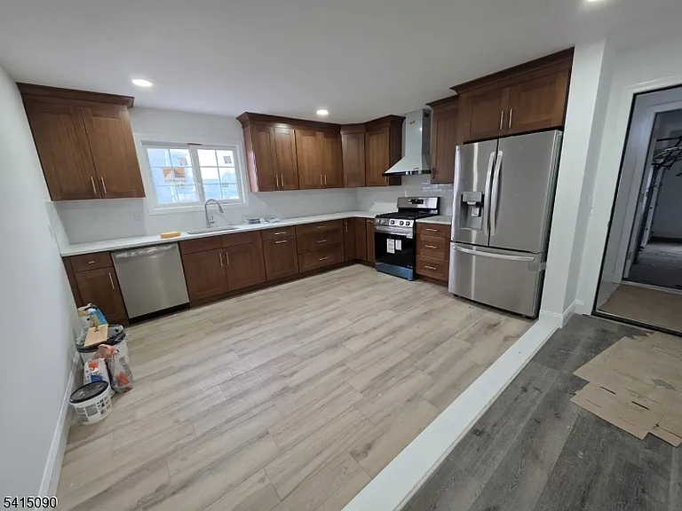 260 Trenton Ave — Photo 5
