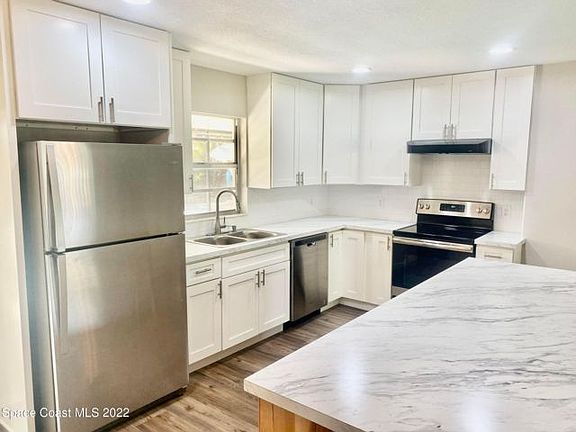 3rd image of 1307 Canterbury Ln