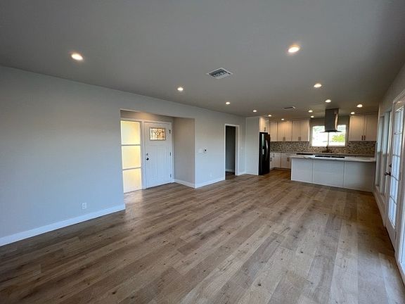 2nd image of 10152 Gaynor Ave